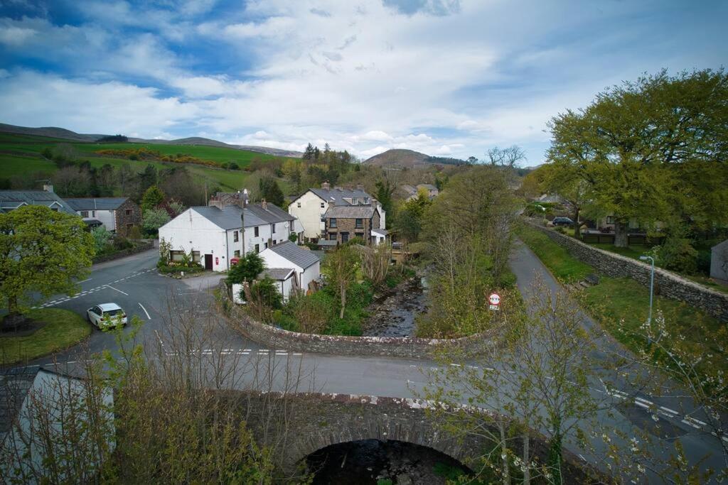 Luxurious Cottage With Hot Tub, Lake District Duddon 외부 사진