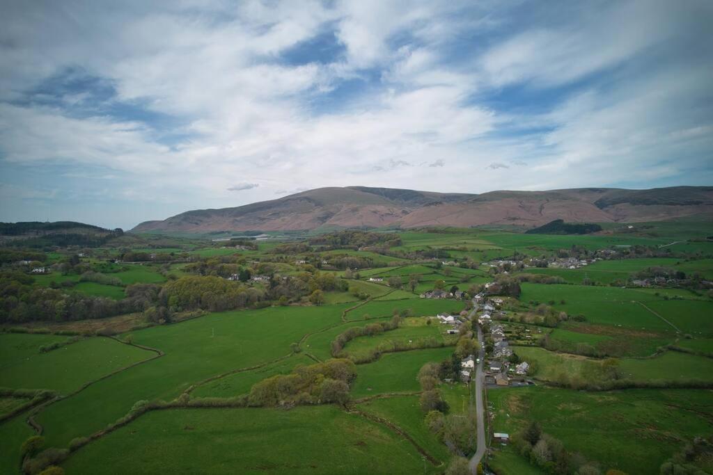 Luxurious Cottage With Hot Tub, Lake District Duddon 외부 사진