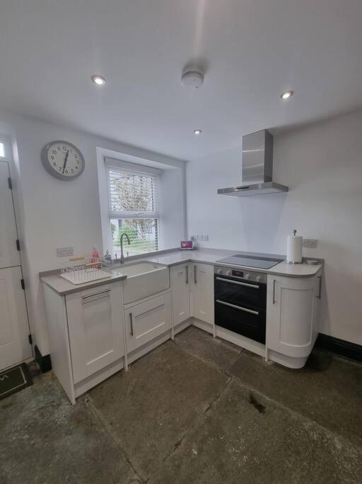 Luxurious Cottage With Hot Tub, Lake District Duddon 외부 사진