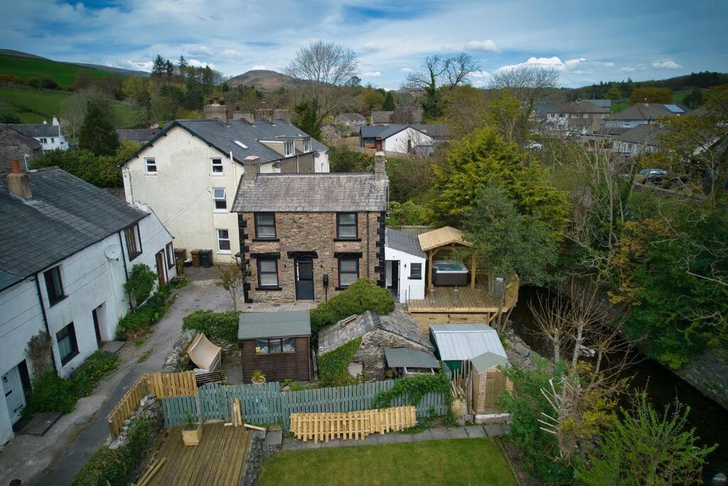 Luxurious Cottage With Hot Tub, Lake District Duddon 외부 사진