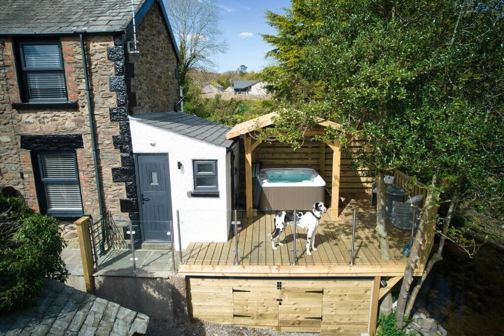 Luxurious Cottage With Hot Tub, Lake District Duddon 외부 사진