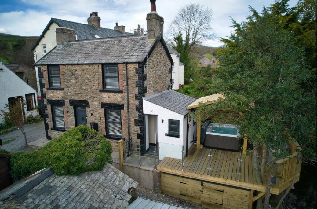 Luxurious Cottage With Hot Tub, Lake District Duddon 외부 사진